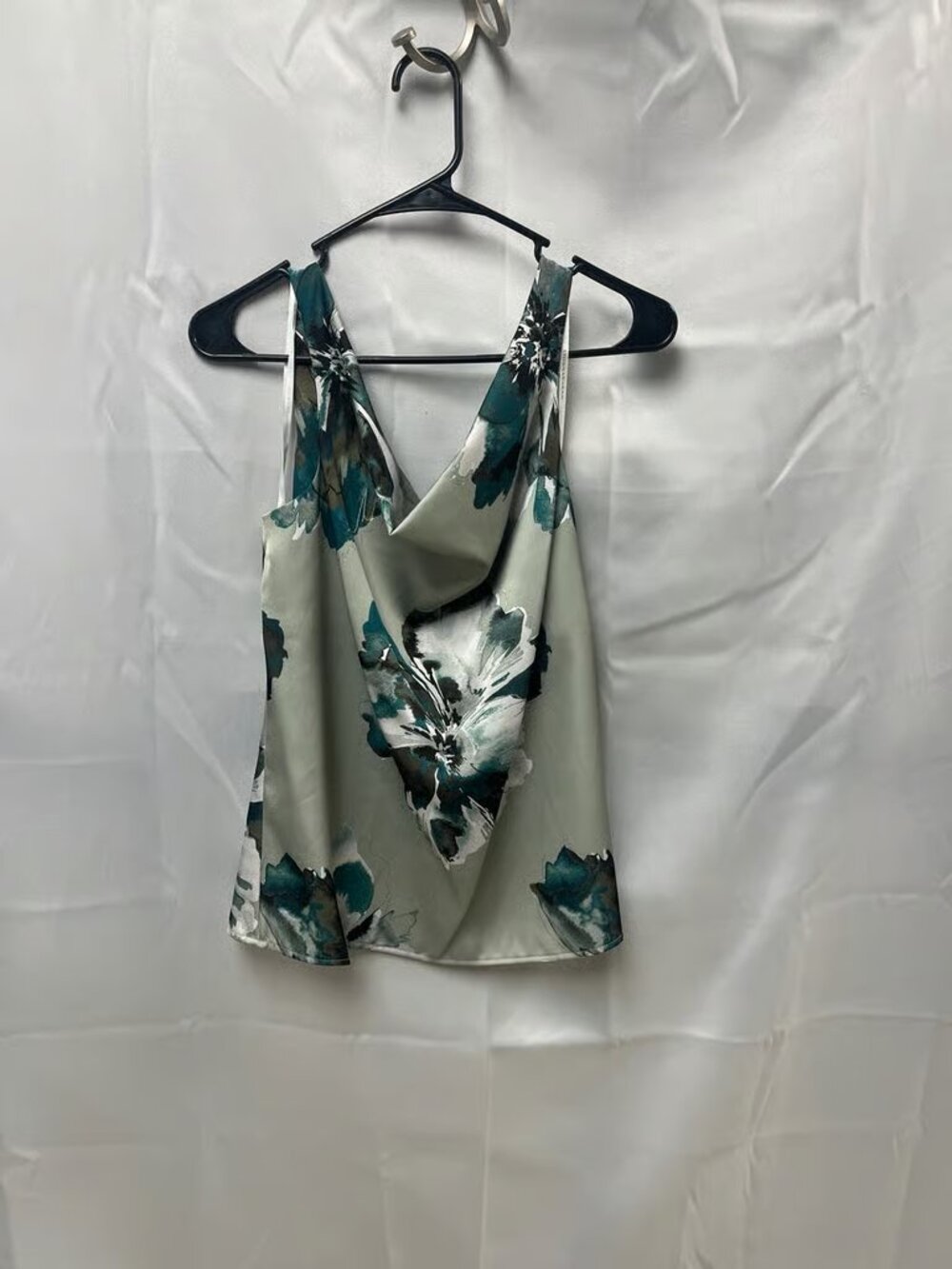 Donna Karen Top size M ORG $80 (Rack4T)